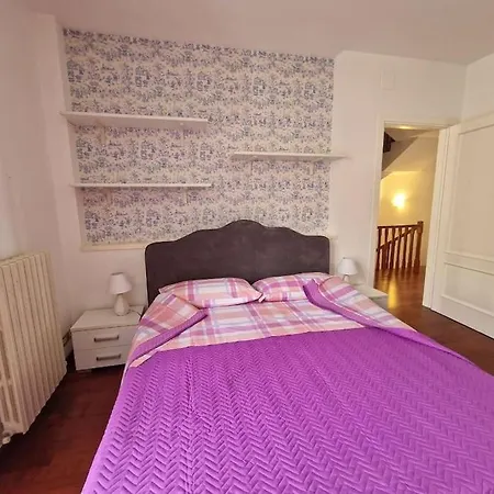Lejlighed Domen House *