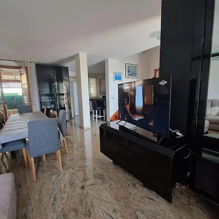 Domen House شقة تْشيفيتانوفا ماركي