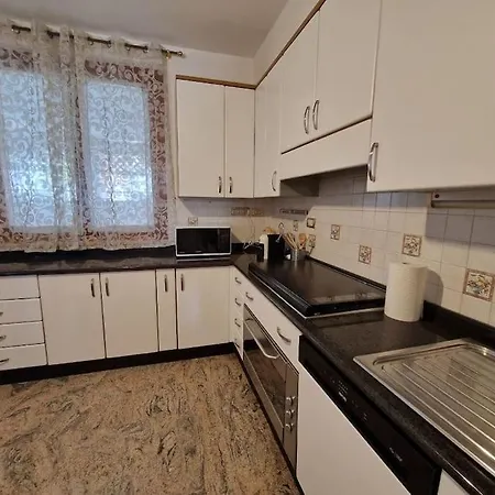Domen House Чивитанова-Марке